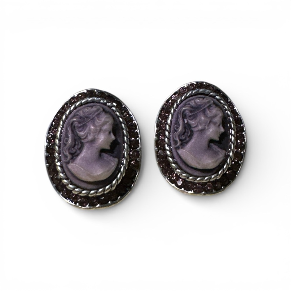 Vintage Style Cameo Stud Earrings with Rhinestone Frame – Silver Tone